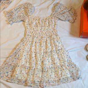 Floral Puff Sleeve women’s dress. Size M.